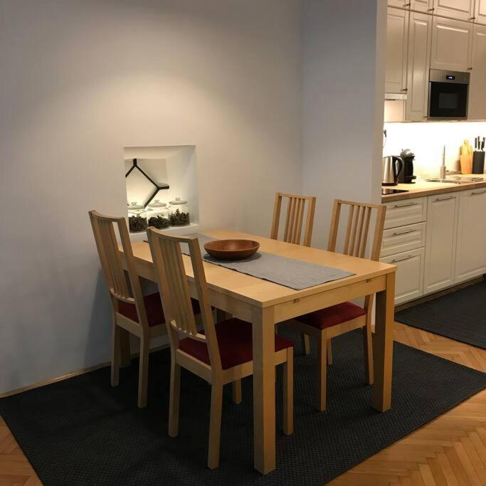 Jane'S Place, Experience The Atmosphere Of A Historic Villa & Free Parking Ljubljana Kültér fotó